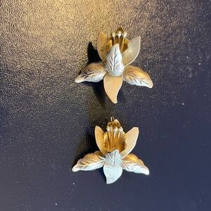 925 Sterling Silver Iris Earrings.